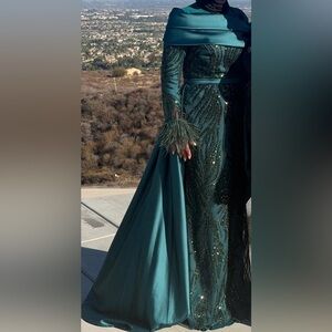 Emerald  Green Long Sleeve Evening Dress